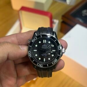 Omega Seamaster - Preto